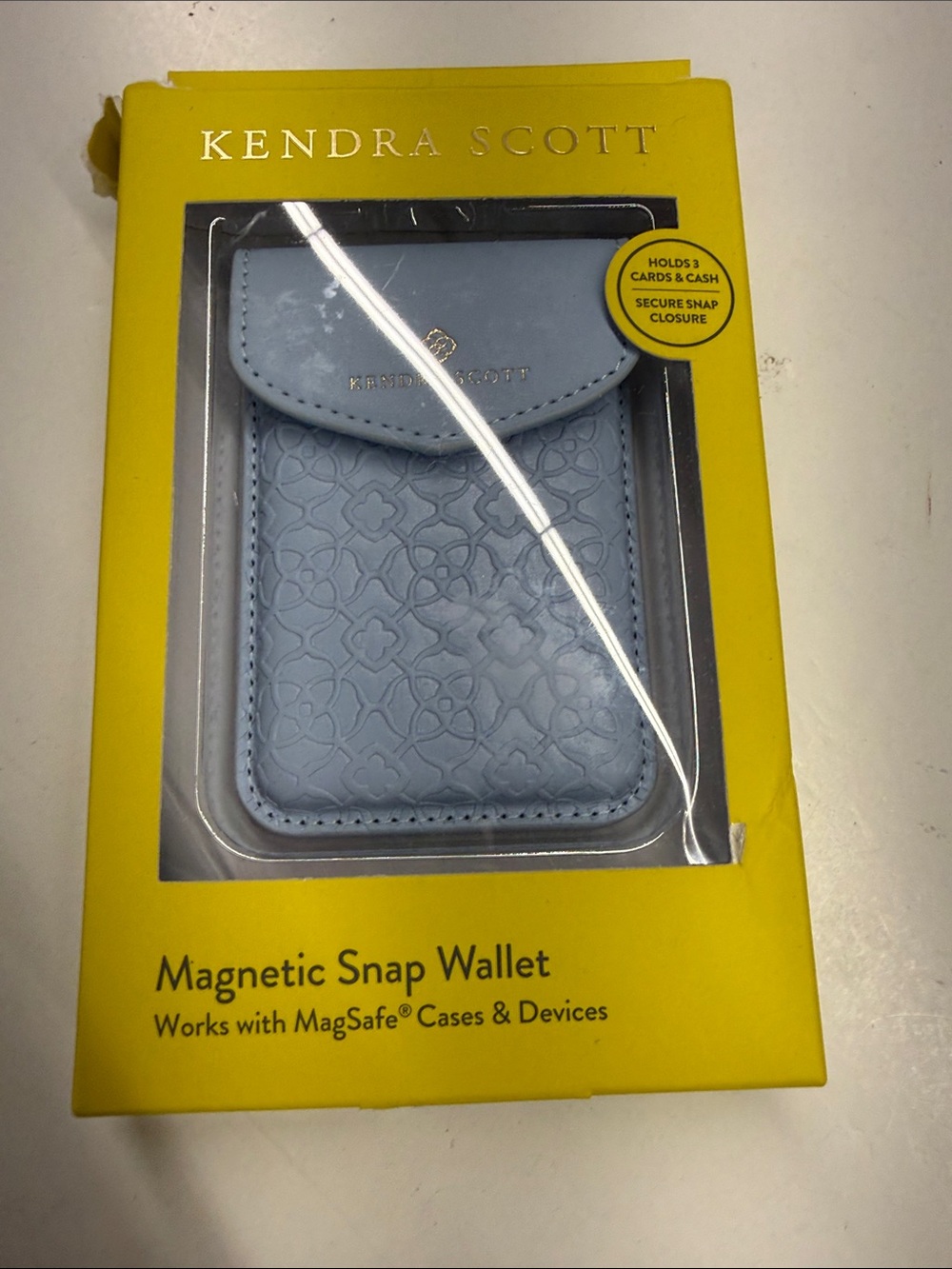 NEW Kendra Scott Magnetic Snap Wallet for MagSafe